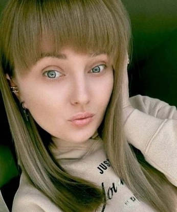 🌸✨ Живу в Москве и готова предложить тебе незабываемое время в моей компании. 💋 Мои услуги включают все, что ты желаешь - я открыта для экспериментов и готова выполнить все твои фантазии. 🌟🔥 Мои многочисленные отзывы говорят сами за себя - мои клиенты остаются довольными и возвращаются ко мне снова и снова. 💕🔝 В моем арсенале есть также прекрасные фото, чтобы ты смог полюбоваться ими и убедиться, что я та самая, кого ищешь. 📸💃 Не упускай возможность встретиться со мной - я жду тебя в Москве, чтобы создать вместе незабываемые воспоминания. ✨🌇 Екатерина